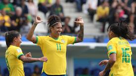 Brasil med VMs første hat trick