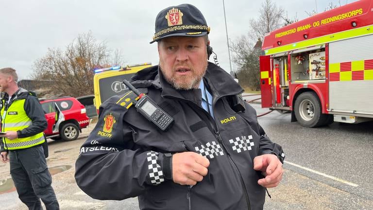 Innsatsleder Stig Øvergård i Øst politidistrikt. Bildet er tatt i forbindelse med brann i et leilighetskompleks i Begbyveien i Fredrikstad 14. november 2022.