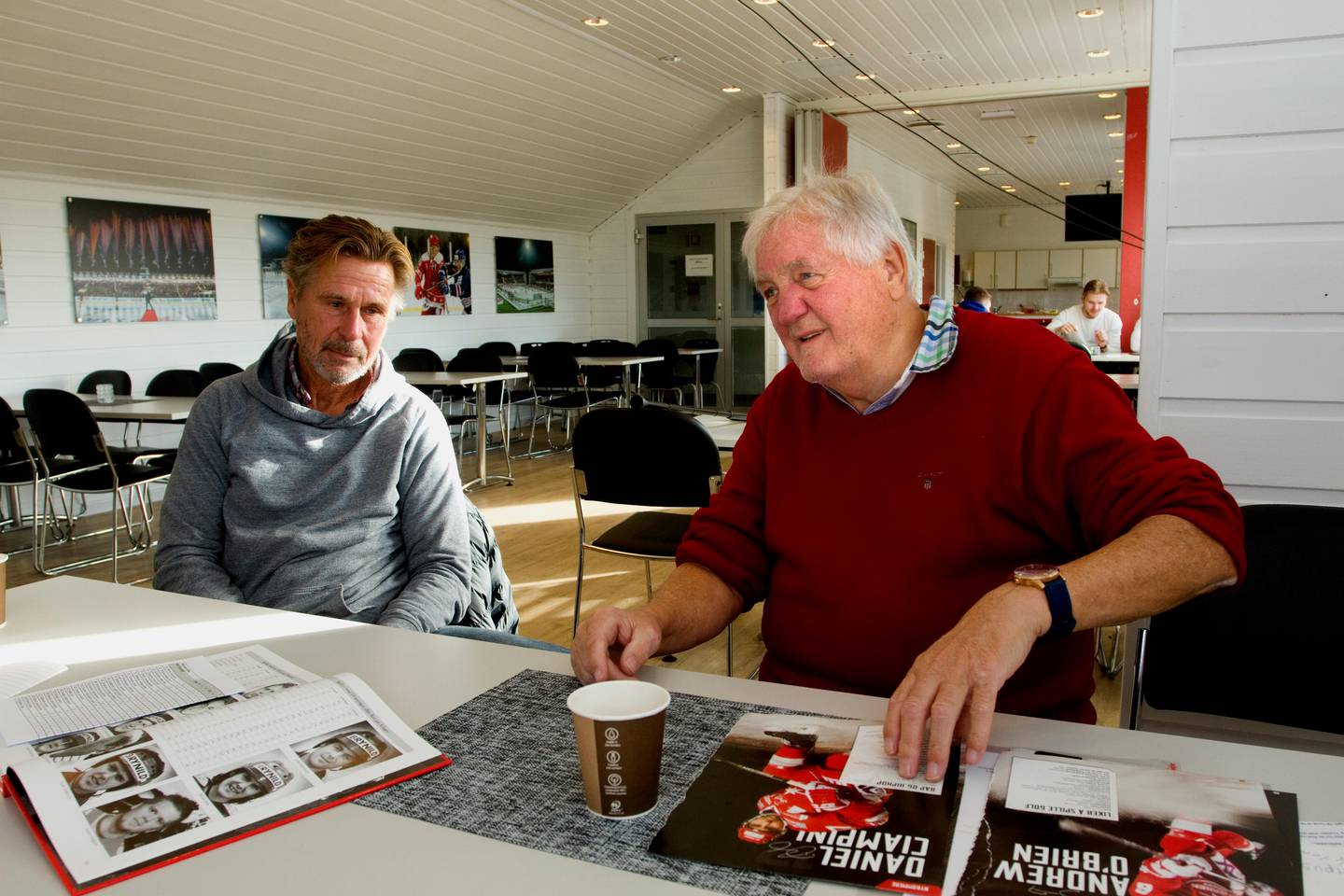 OPTIMISTER OG KRITIKERE: Stjernen-legendene Terje Pedersen (65) og Jan Georg Lund (75).