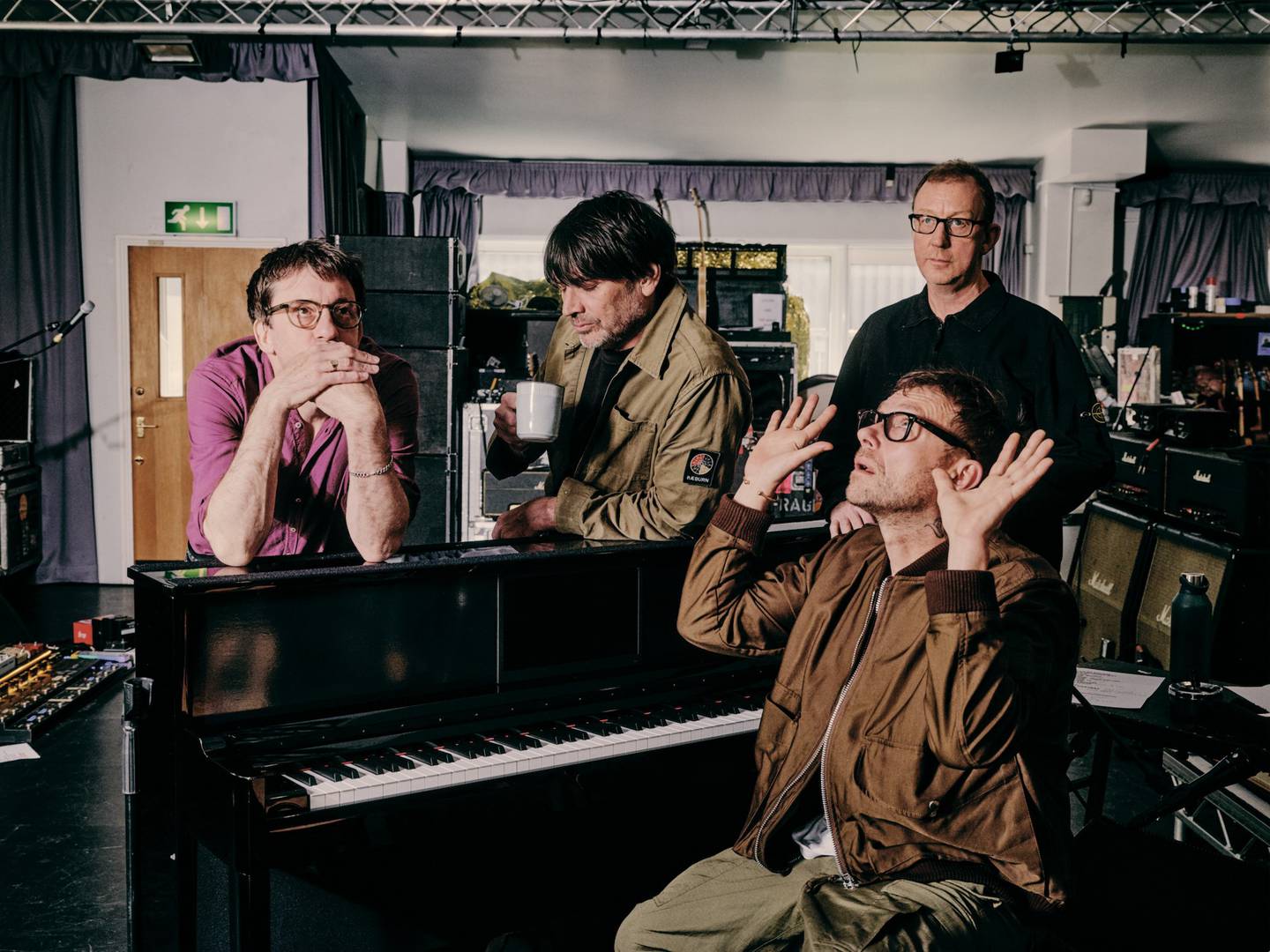 Blur har vært i studio igjen: Damon Albarn (foran), Graham Coxon, Alex James og Dave Rowntree.