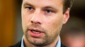 Jon Helgheim ute av Stortinget – skylder på KrF og Venstre: – De er opptatt av veldig sære ting