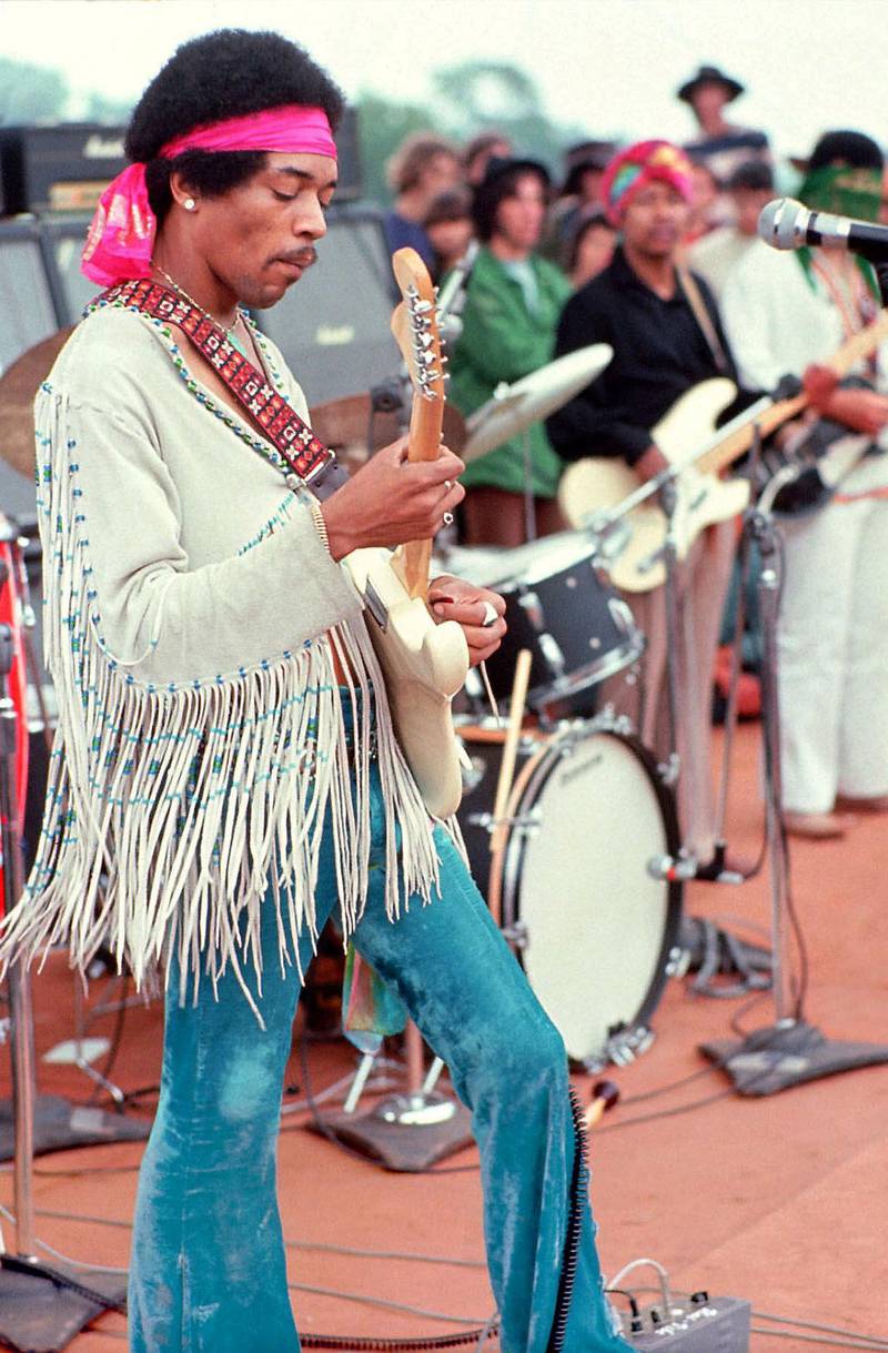Jimi Hendrix avsluttet Woodstock tidlig en mandag morgen, med en av sine mest legendariske opptredener. FOTO: HENRY DILTZ/AFP/NTB SCANPIX