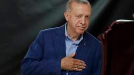 Erdogan leder valget i Tyrkia med 52,3 prosent, melder Anadolu basert på 95 prosent av valgurnene