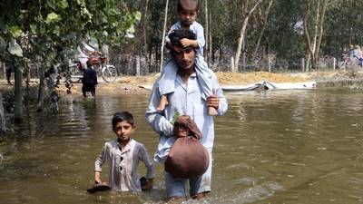 Nødhjelp har nådd fram til flomrammede Pakistan