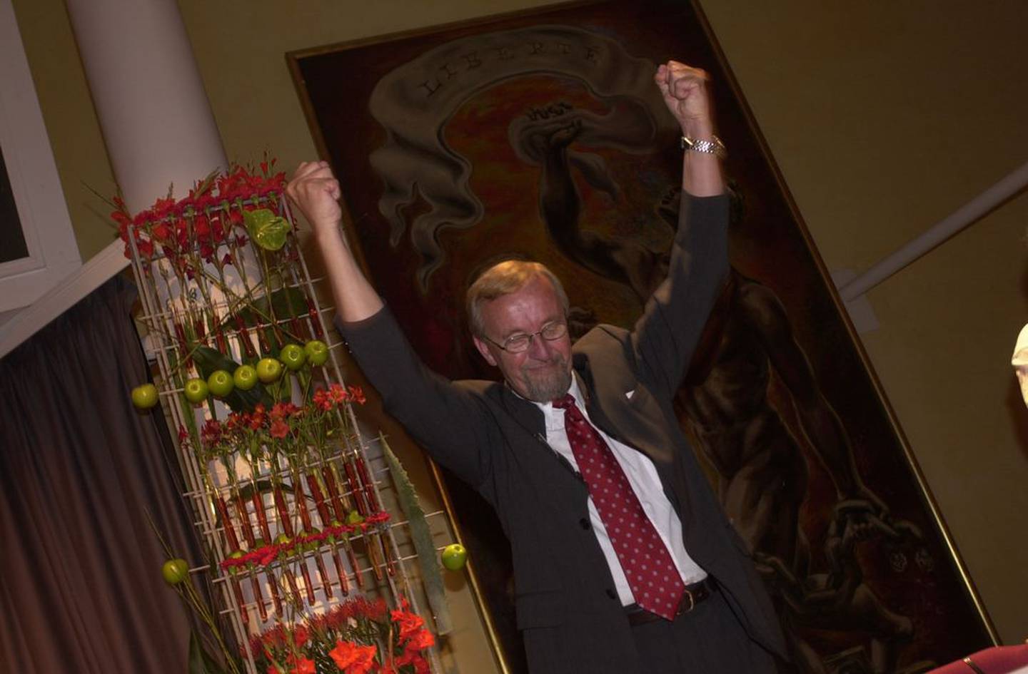 Yngve Hågensen gikk av som leder under LOs 30 ordinære kongress i mai 2001.