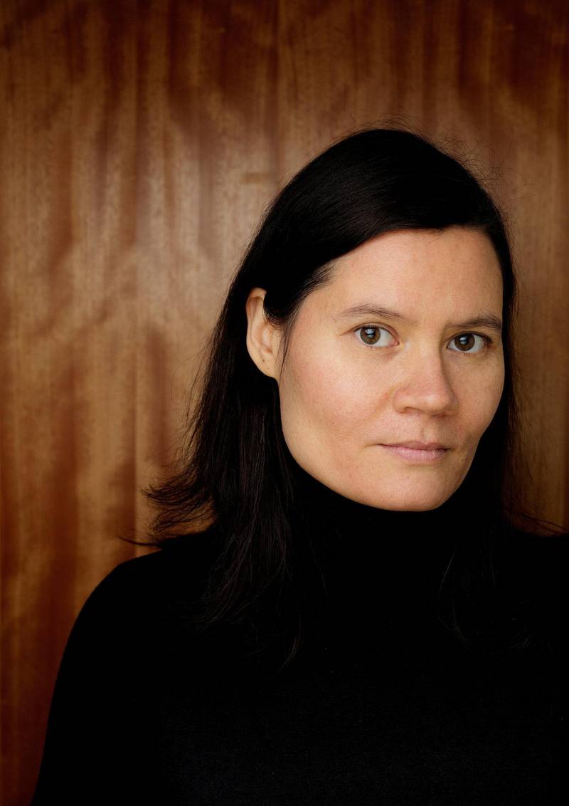 Klara Hveberg har skrevet en svært god debutroman, med den lange tittelen «Lene din ensomhet langsomt mot min».