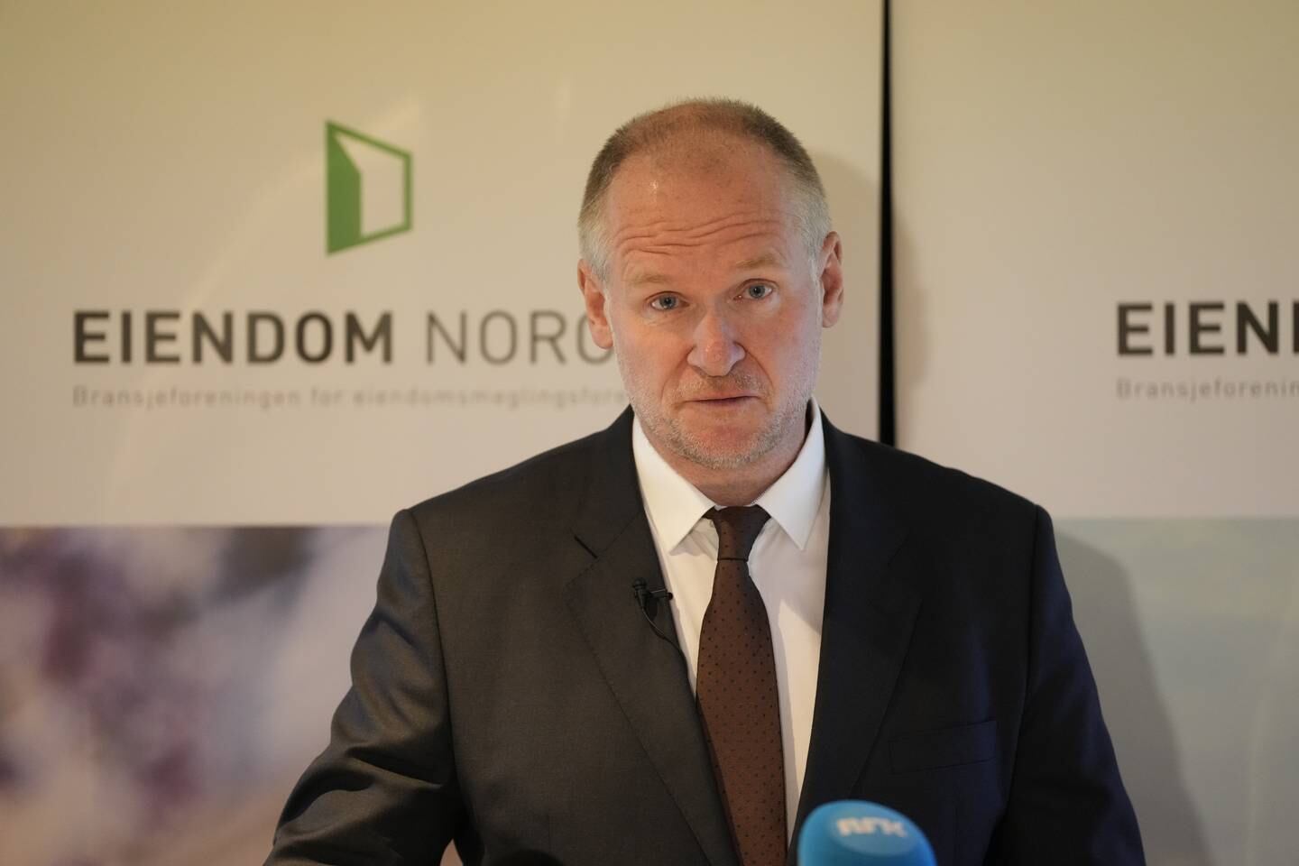 Administrerende direktør i Eiendom Norge Henning Lauridsen la tirsdag fram boligprisstatistikken for juni.