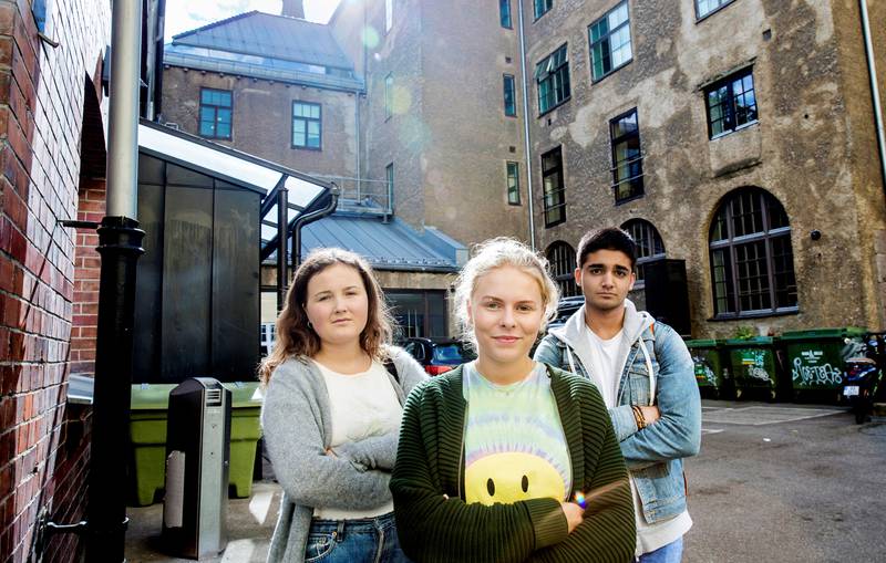 – Vi er voksne nok til å ta ansvar for vår egen læring, mener (fra venstre) Karen Nustad, Mie Villard og Jobin Izadpanah ved Elvebakken videregående skole i Oslo.