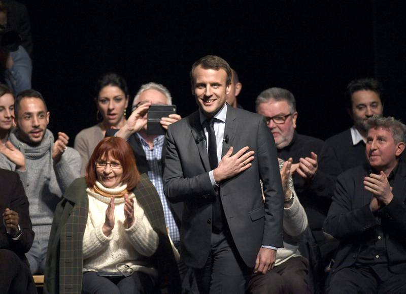 Tidligere finansminister Emmanuel Macron er overraskende blitt navnet på alles lepper i Frankrike. Sist fredag holdt han folkemøte i byen Nevers. Rekordmange møtte opp.