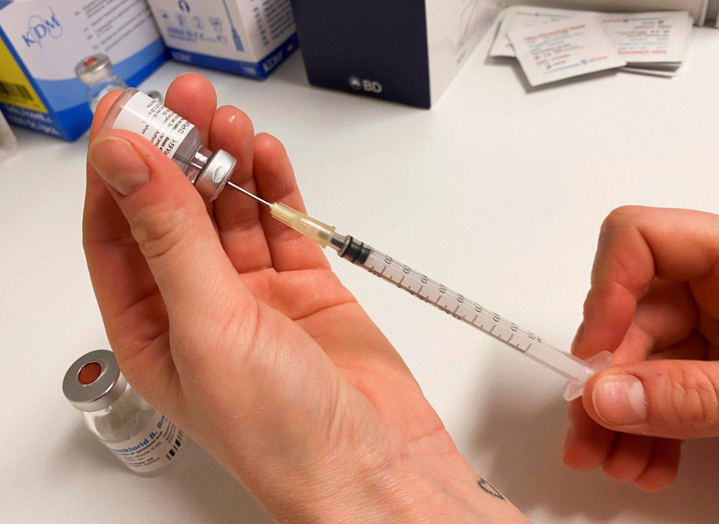 Når dette skrives, har vi vaksinert rundt 2000 mennesker i Norge. Foto: Tone Spieler/NTB