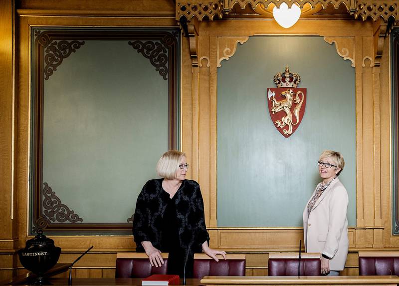 Forgjengerne: Marit Arnstad og Liv Signe Navarsete har hatt Solvik-Olsens jobb. De krever at sannheten kommer fram. FOTO: FREDRIK BJERKNES
