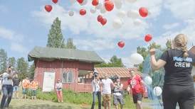 Utøya-ofrene minnet med hjerteballonger 