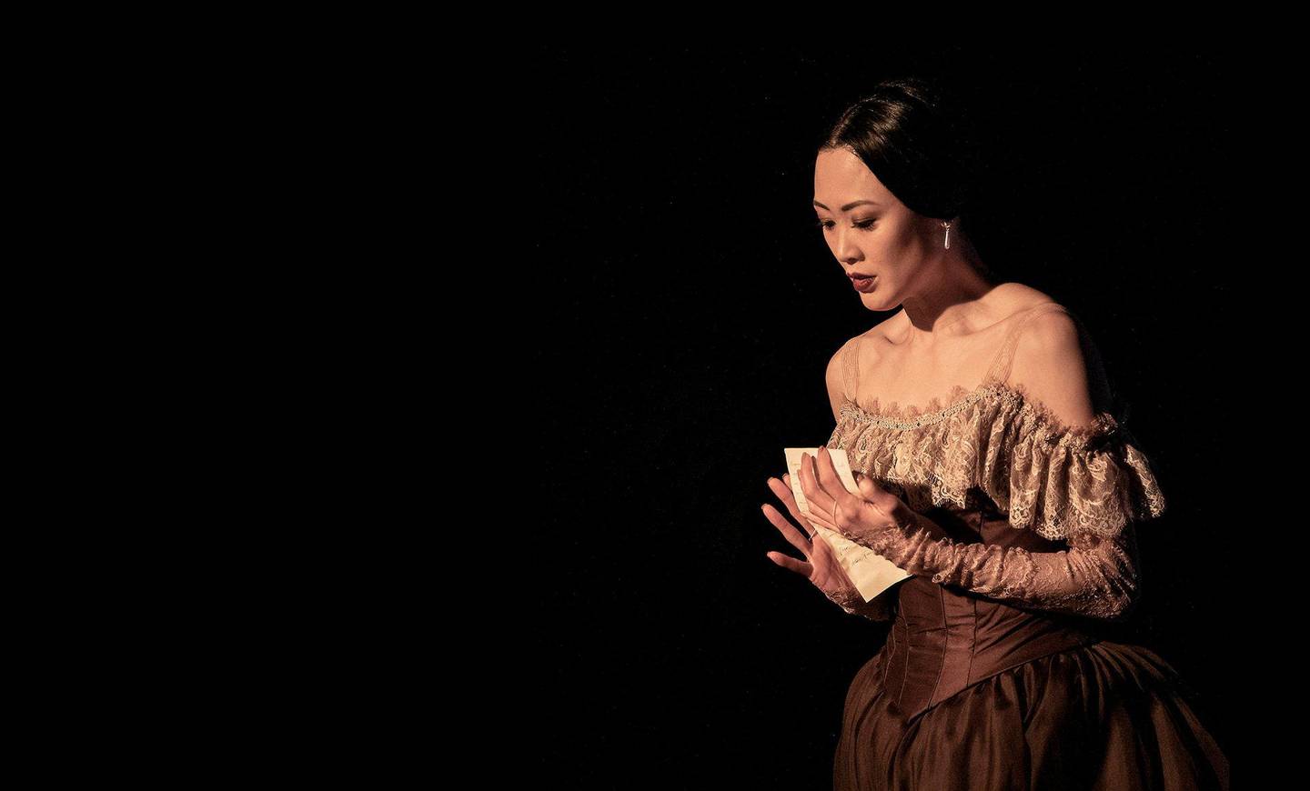 Nasjonalballetten og Operaen har flere strømmetilbud klare, blant annnet balletten «Onegin» med Maiko Nishino som Tatjana. Foto: Erik Berg