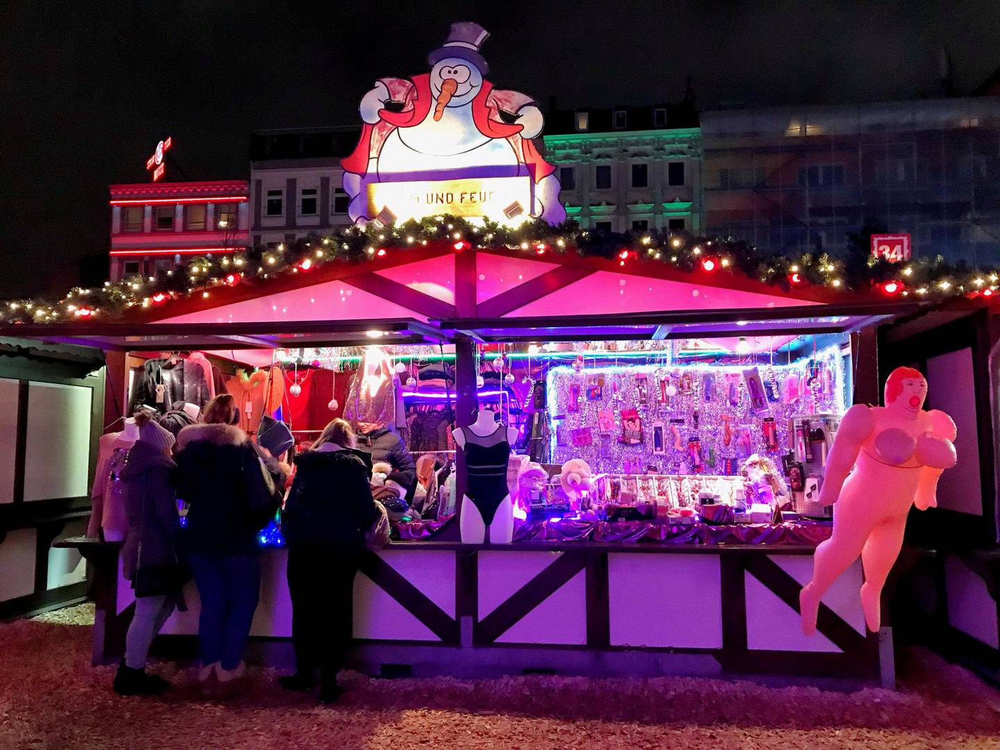 Santa Pauli-markedet i Hamburg er Europas frekkeste julemarked. Med utrolig god partystemning! FOTO: CHRISTINE BAGLO