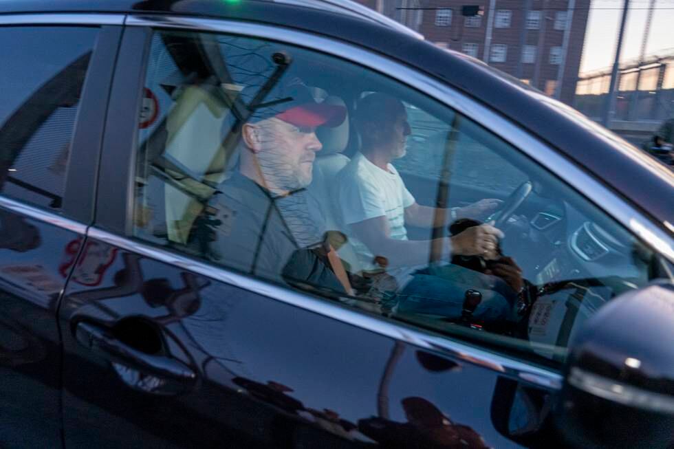 Bildet er av Viggo Kristiansen i bilen sammen med faren etter at han ble løslatt fra Ila fengsel. Foto: Heiko Junge / NTB