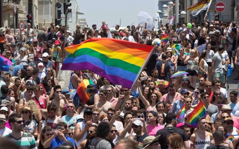 – Israel skal jo være en slags himmel for homofile. Men nå brukes dette i propagandahensyn, sier professor Raz Chen-Morris. Her fra Pride-paraden i Tel Aviv sommeren 2017. Foto: Sebastian Scheiner/NTB scanpix