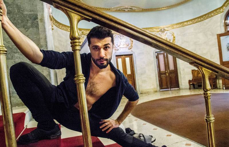 Ahmad Joudeh har en plan om å reise tilbake til Syria når krigen er over for å danse ved Nasjonalballetten. I kveld er han aktuell med forestillingen «Dance on the frontline» under Oslo World. FOTO: IDA MADSEN HESTMAN