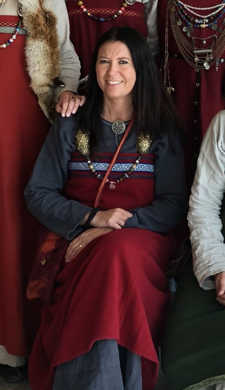 Monika Hausken, avdelingsleder i Historiske Avaldsnes, forteller at vikingfestivalen på Avaldsnes er Vestlandets største.