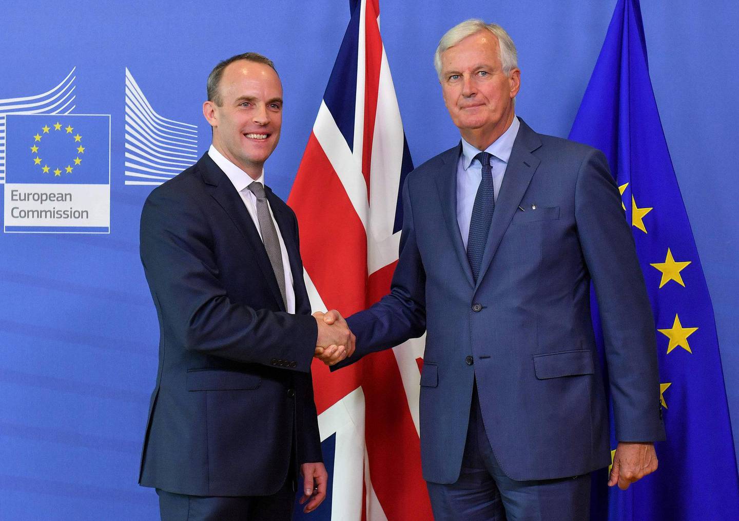 INNSPURTEN: Michel Barnier fra EU og brexit-minister Dominic Raab står i spissen for forhandlingene. FOTO: NTB SCANPIX