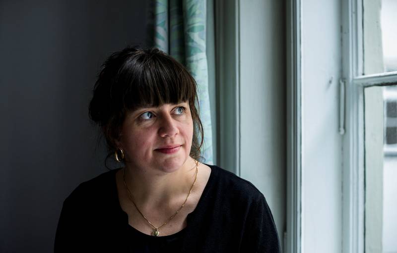 Mirjam Kristensen har skrevet fem romaner. Nå har hun fått femårig arbeidsstipend, året etter at hun gikk ut av Forfatterforeningens litterære råd. FOTO: HILDE UNOSEN