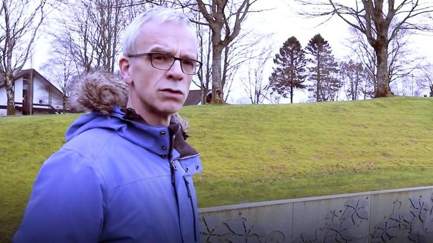 Gravlundsjef Per Øyvind Skrede mistet selv et barn på 90-tallet. Han vet hvor viktig det kan være for foreldre å ha en grav å gå til.