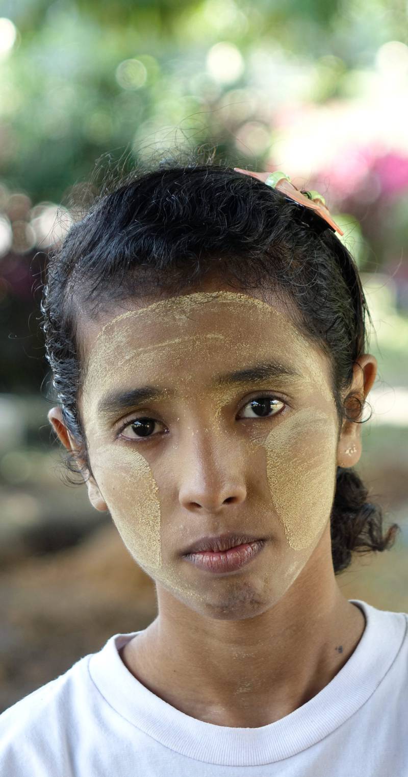 Zin (18) skal stemme for første gang. Hun sluttet på skolen da hun var 13 år, og håper det blir slutt på barnearbeid. FOTO: DAVID BRÆNDELAND