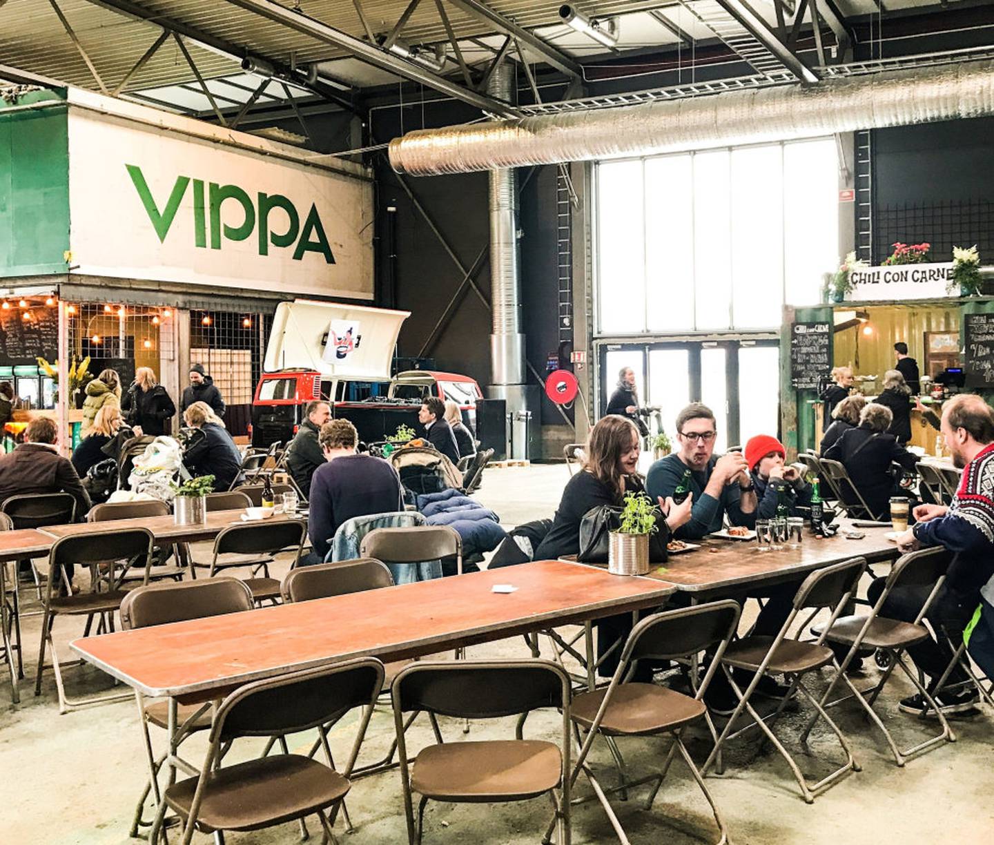 Vippa heter den nye mathallen på Vippetangen i Oslo, et havneskur omgjort til gatematparadis og kulturåsted med konserter, foredrag eller rett og slett bare rekreasjon for matens og hyggens skyld. 