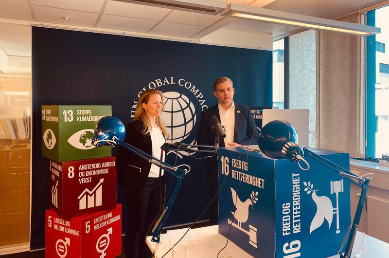 UN Global Compact Norge har fått med seg en rekke store og sentrale aktører i arbeidet med å gjøre norsk næringsliv bærekraftig. Her er direktør Kim N. Gabrielli med Wenche Grønbekk, bærekraftsjef i havbruksselskapet Cermaq og styreleder i UN Global Compact Norge.