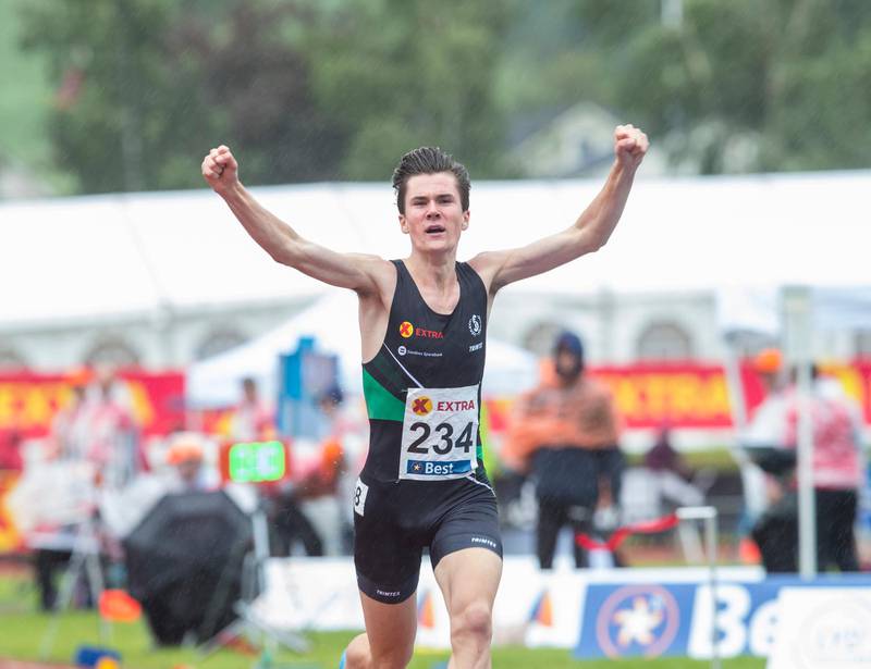 Byrkjelo  20180818.
Jakob Ingebrigtsen vinner 1500 m  i regnværet i Byrkjelo.
Foto: Vidar Ruud / NTB scanpix