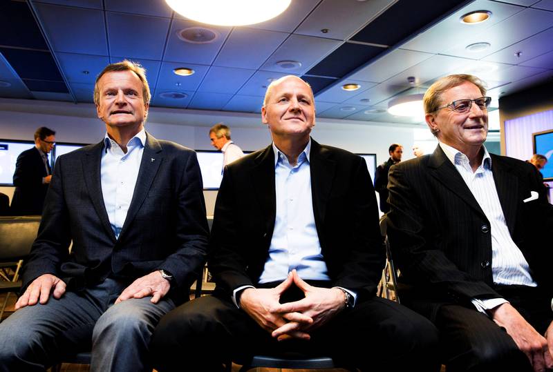 Da Telenor-styret skulle finne en arvtaker etter Jon Fredrik Baksaas (til v), fikk styreleder Svein Aaser (til h) sterke signaler om å finne en kvinne. Det gjorde han ikke, og Sigve Brekke (midten) ble ny konsernsjef. FOTO: BERIT ROALD/NTB SCANPIX