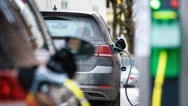 Nå fjernes enda en elbil-fordel i Oslo – må ha passasjerer i bilen for å kjøre i kollektivfelt