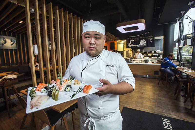 Sushikokk Vladimir Pak er blant verdens beste i faget. Tidligere i år deltok han i sushi-VM i Tokyo. Der ble han nr. 5.