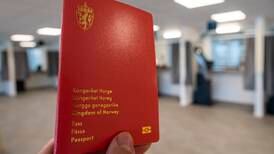 Advarsel fra politiet: Det kan ta ti uker å få nytt pass
