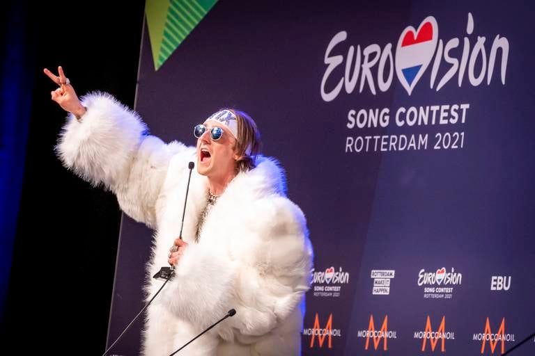 En lettet og veldig glad Tix under pressekonferansen etter at det ble avgjort at han gikk videre til finalen i Eurovision-Song Contest i Rotterdam.