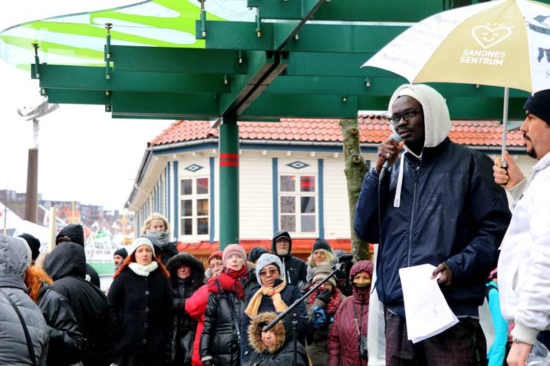 James Gabriel Lado fra Sudan er representant for beboerrådet på Stavanger mottak. Selv har han bodd 7,5 år på mottaket. Foto: Arne Birkemo