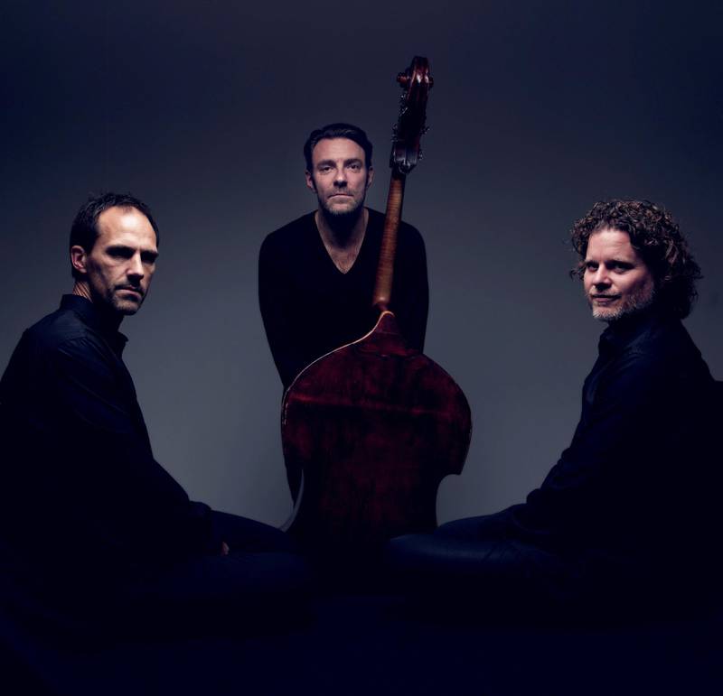 Mats Eilertsens Trio, med Thomas Strønen og Harmen Franje.