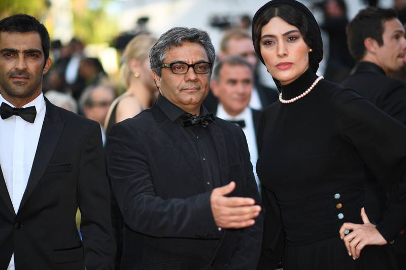 Mohammad Rasoulof sammen med skuespiller Soudabeh Beizaee i Cannes i mai, på vei for å motta Un Certain Regard-prisen.