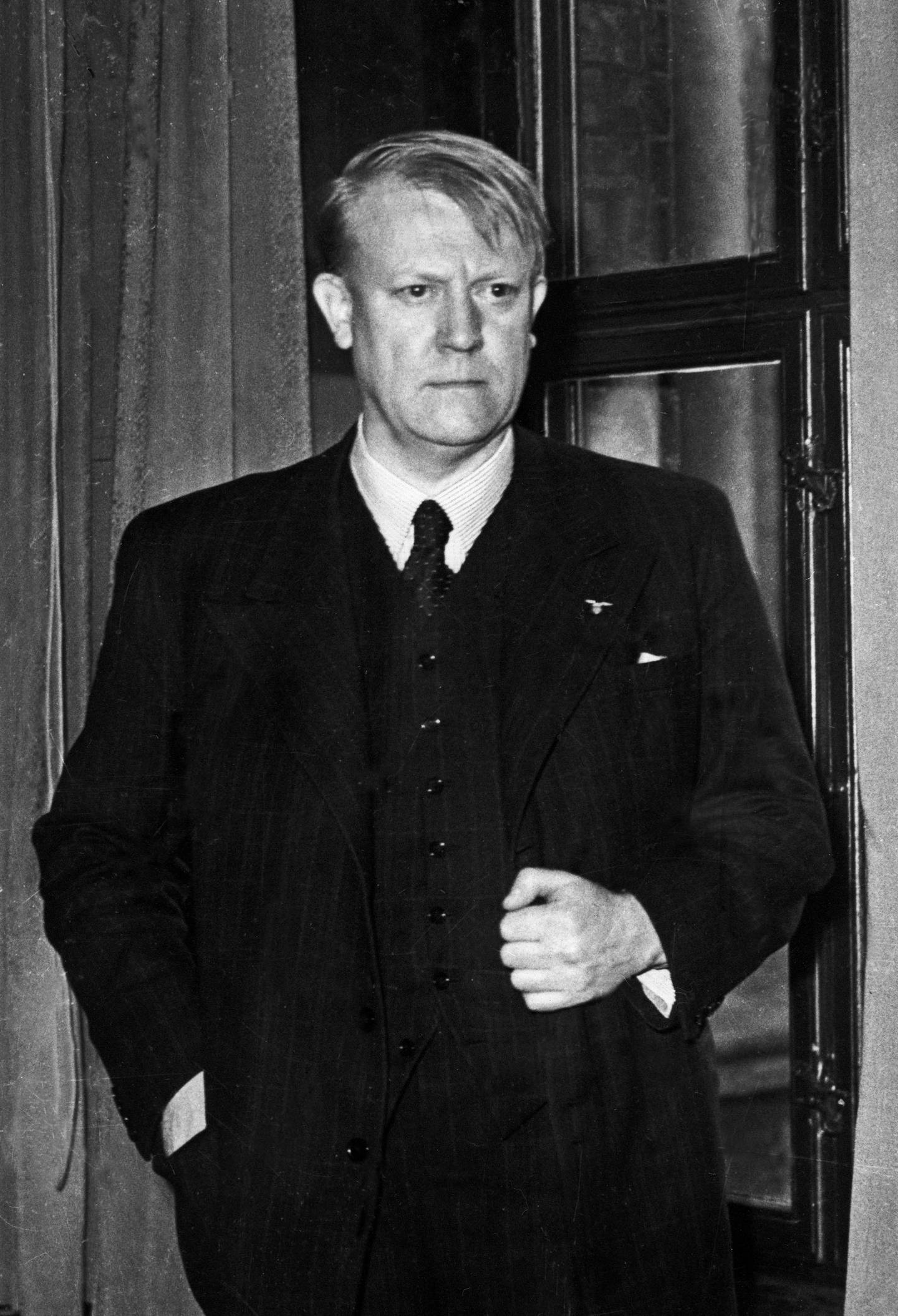 Vidkun Quisling mottar pressen i Stortinget i 1940.