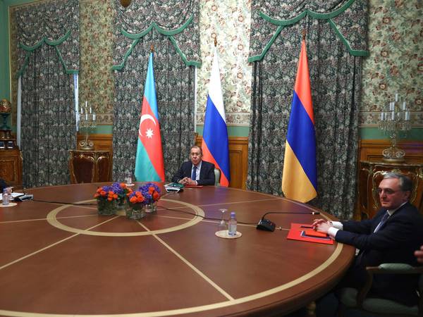 Armenia og Aserbajdsjan enige om våpenhvile