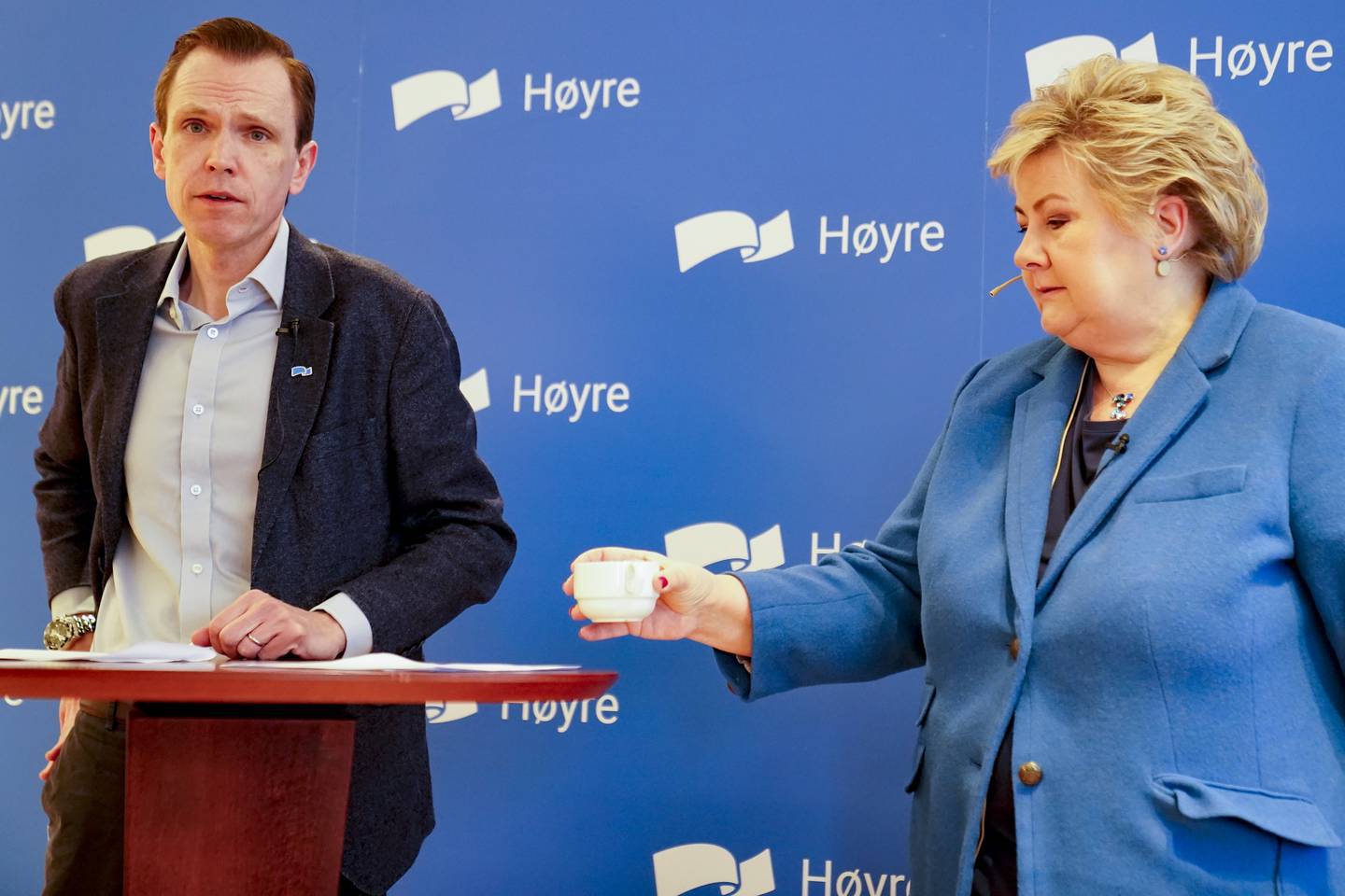 MØTEKLARE: Generalsekretær Tom Erlend Skaug (til høyre) og partileder Erna Solberg møtte pressen foran helgens Høyre-landsmøte. Om kjernekraft var Solberg tindrende klar.