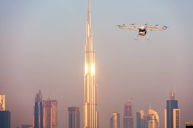 Innen fem år skal du kunne se Dubai fra luften med verdens første passasjer-drone, Volocopter, som vil fungere som en lufttaxi. FOTO: NIKOLAY KAZAKOV/KARLSRUHE