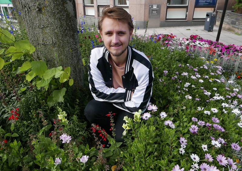 YNGST: Freddy André Øvstegård (22, SV) er en av to stortingsrepresentanter under 30 år på den nye Østfold-benken.