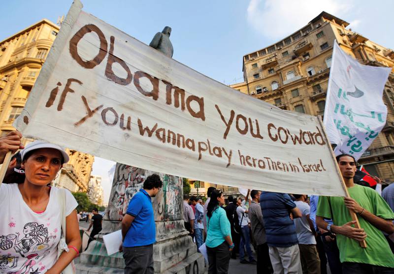Tilliten til USA er svekket i arabiske Midtøsten. Her fra en demonstrasjon i Kairo mot USAs mulige angrep i Syria høsten 2013. FOTO: LEFTERIS PITARAKIS/NTB SCANPIX