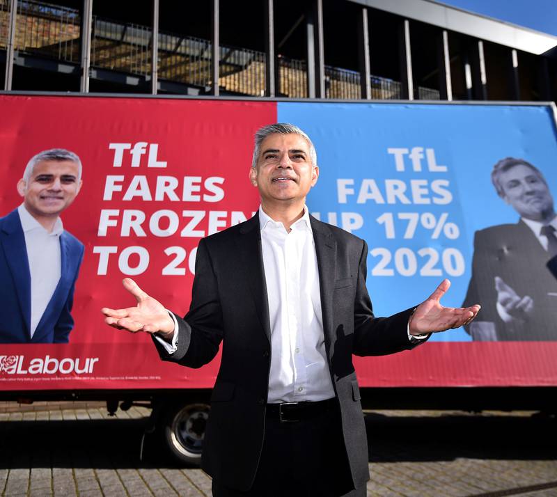 Sadiq Khan kan bli Londons nye ordfører etter valget 5. mai, og ønsker å ta over etter den profilerte Boris Johnson. FOTO: BEN STANSALL/NTB SCANPIX