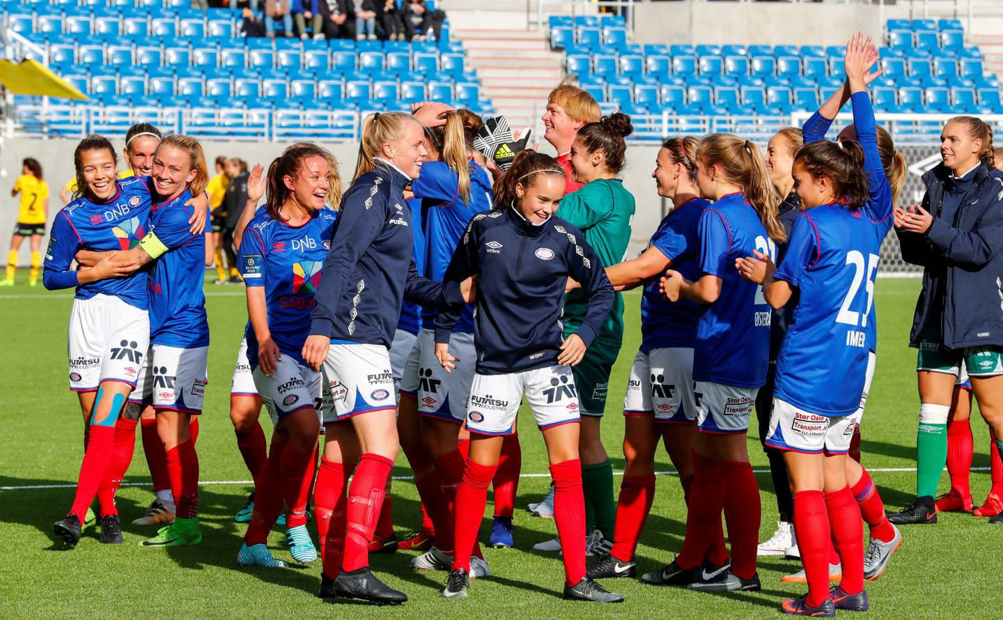 Finalemodus: Vålerengas kvinnelag slo ut LSK i semifinalen. I morgen står Avaldsnes på motsatt halvdel i finalen. 