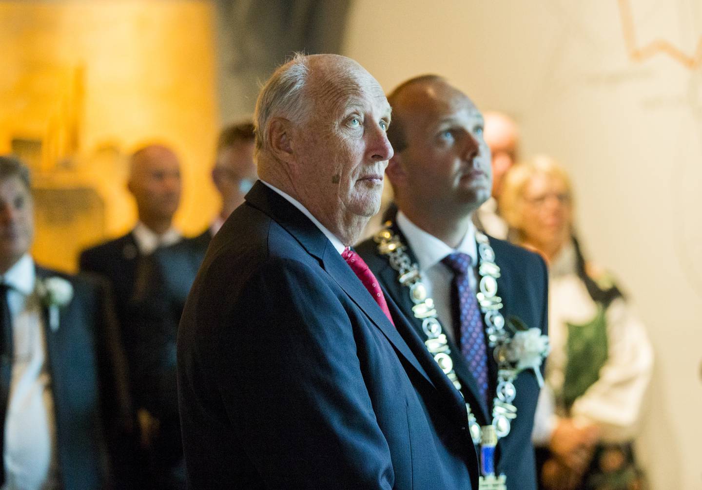 Sindre Martinsen-Evje har vært ordfører i Sarpsborg siden 2011. Her sammen med 
Kong Harald på en omvisning i Olavs Hall under markeringen av Sarpsborg bys tusenårsjubileum i 2016.