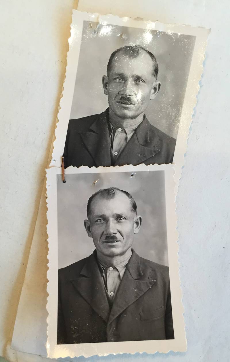 Drammenser: ID-foto av Czardas Josef, tatt av franske myndigheter. I to uker har to forskere fra det norske Holocaust-senteret trålet franske arkiver for spor etter internerte «nomader». FOTO: CARL EMIL VOGT
