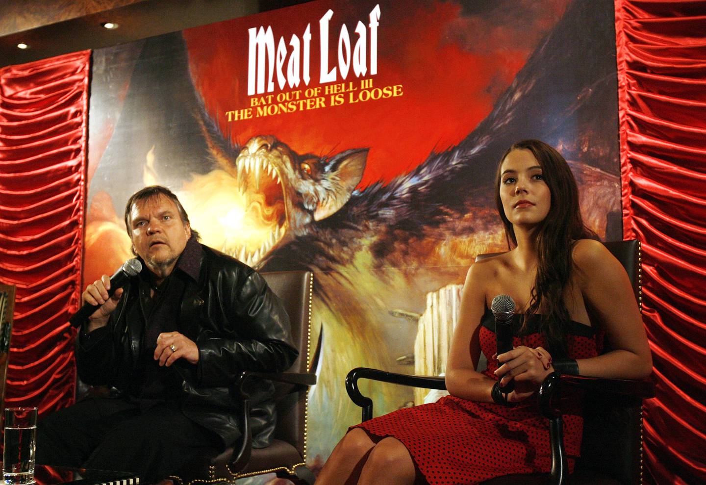 Meat Loaf da han sang Jim Steinmans "It's All Coming Back To Me Now" med Marion Ravn, på "Bat Out Of Hell III" i 2006.
