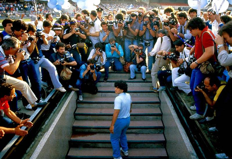 Diego Maradona da han ble annonsert som Napoli-spiller.