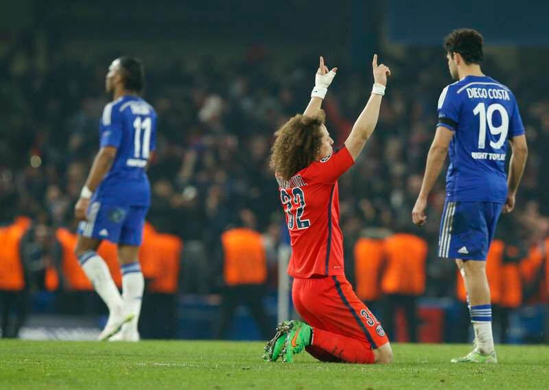 Kampen er over og målscorer David Luiz markerer hva han synes om det. FOTO: NTB SCANPIX